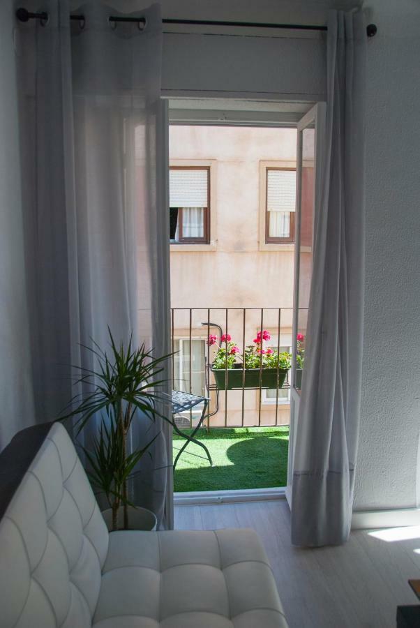 Plaza De Toro Studio Apartment อาลิกันเต ภายนอก รูปภาพ