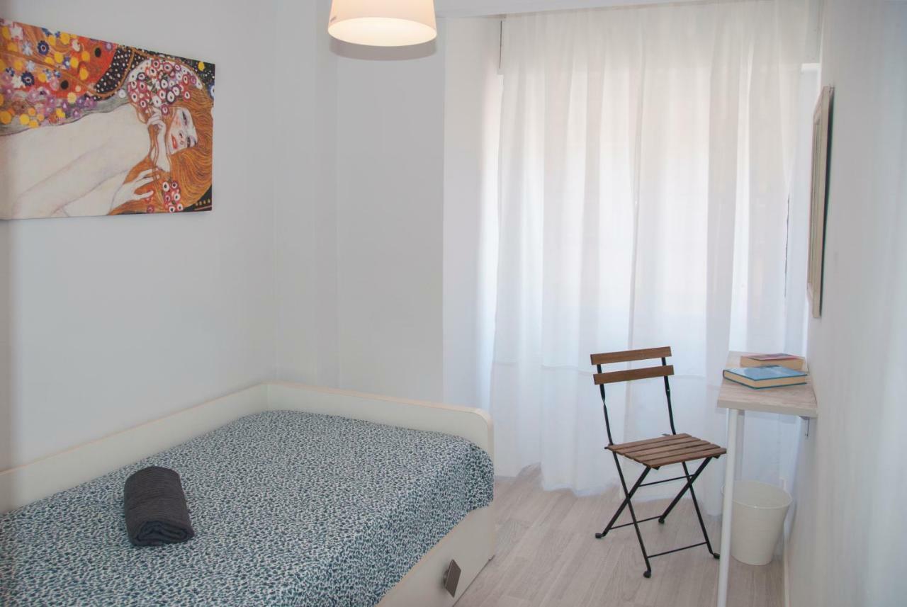 Plaza De Toro Studio Apartment อาลิกันเต ภายนอก รูปภาพ